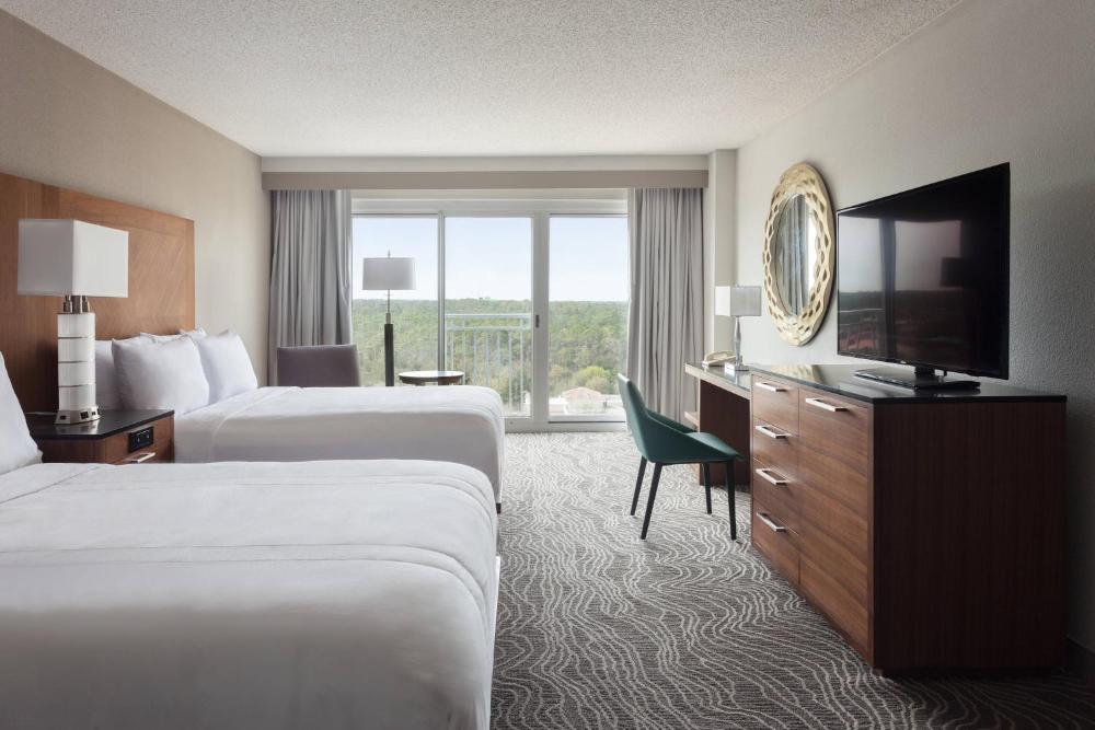 Queen Room with Two Queen Beds and Resort View interior